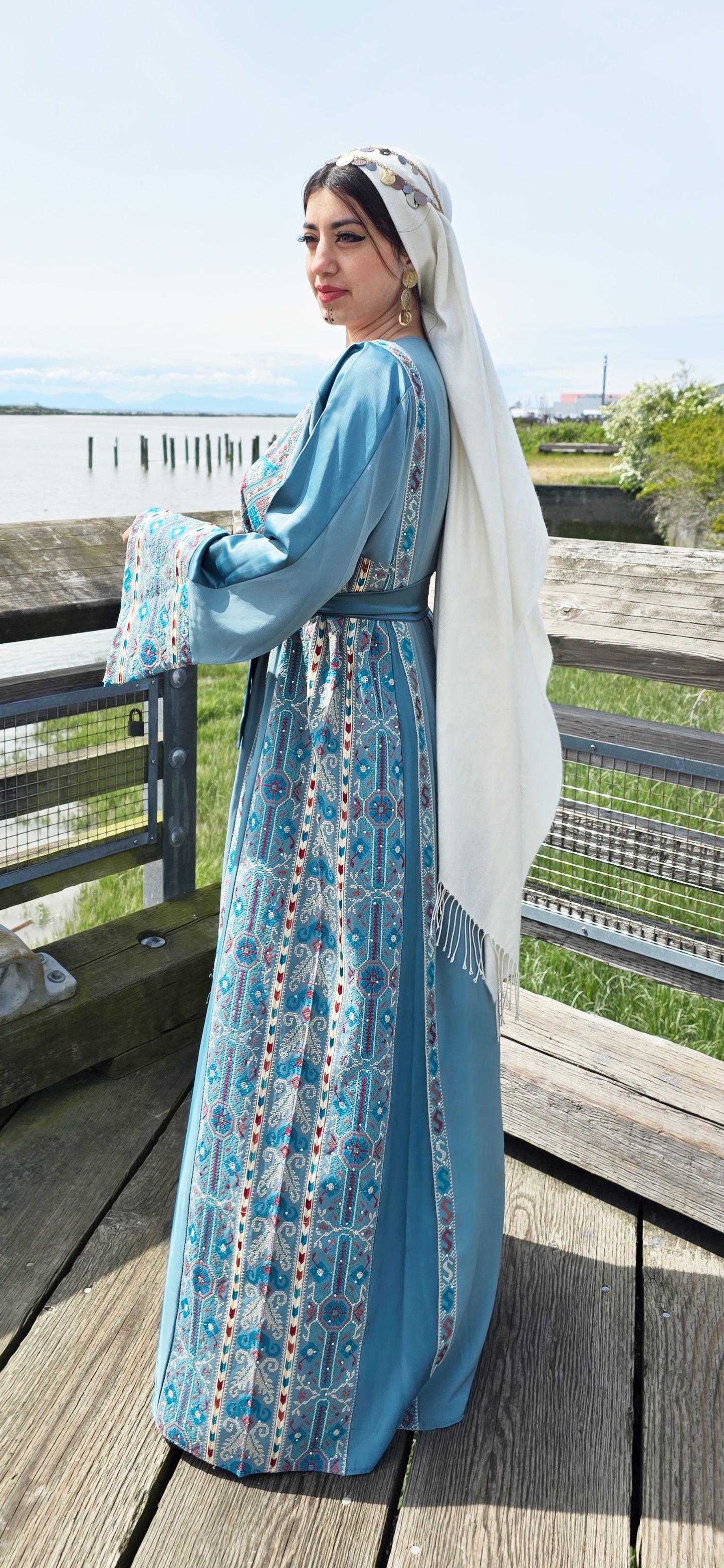 Thobe Nour Al-Bahar ثوب نور البحر