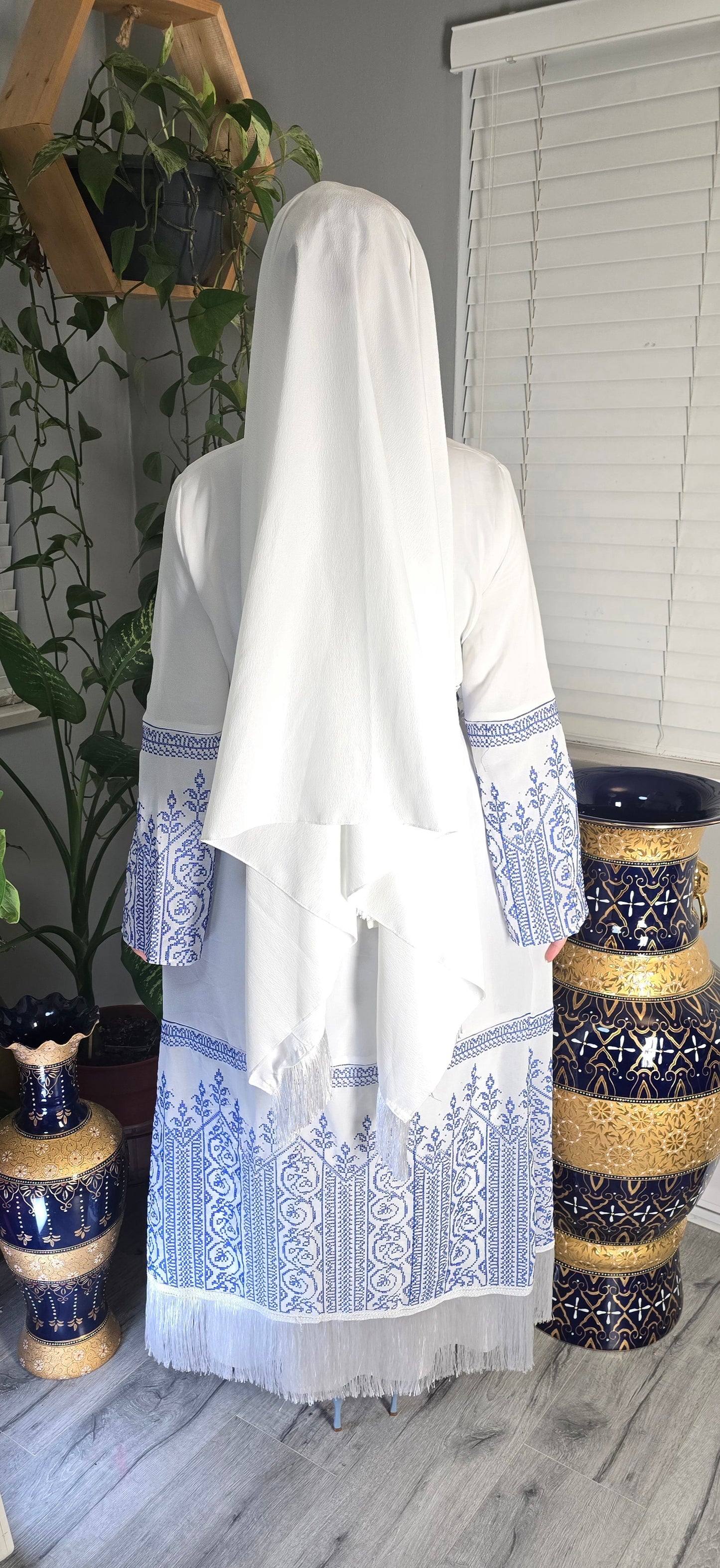 Noor Al-Waqaar thobe ثوب نور الوقار